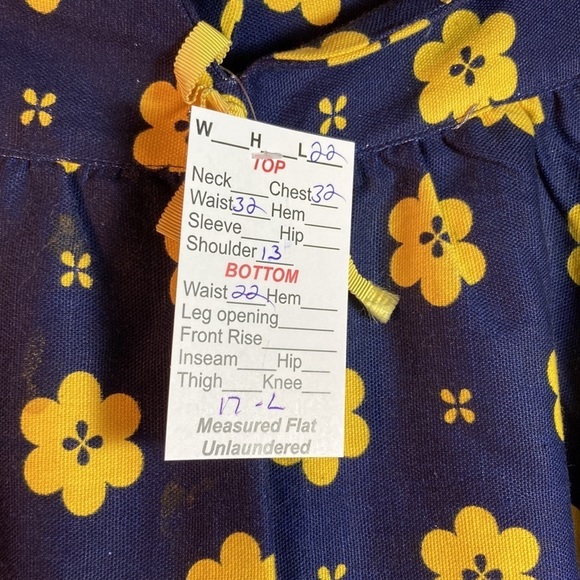 Vintage 2 piece navy & yellow 70’s set. Vest and skirt. 22” waist Size small 120 - Picture 4 of 5